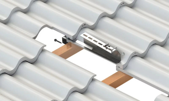Aurinkopaneelin kattokiinnike tiilikatolle Orima Easy Rail