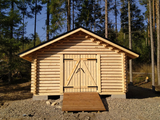 Puuliiteri pyöröhirrestä 4x4 m, harjakatto