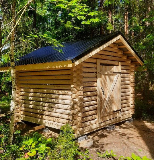 Puuliiteri pyöröhirrestä 4x4 m, harjakatto