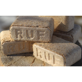 Ekologinen HOT-puubriketti / koivu 300 kg teholava kaikkiin tulisijoihin