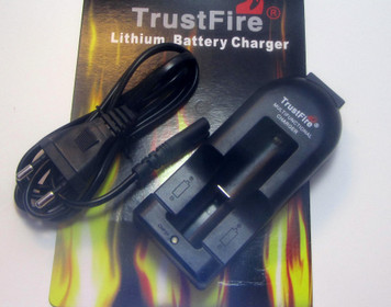 Akkulaturi Trustfire