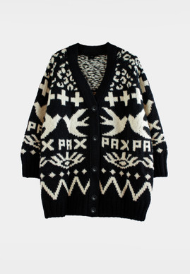 pax_black_knit