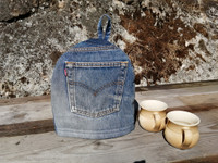 Pannumyssy, materiaalina kierrätysfarkku.