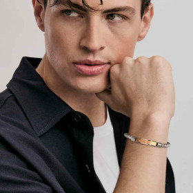 Nomination Italy-  Strong diamond, rannekoru. Timantilla