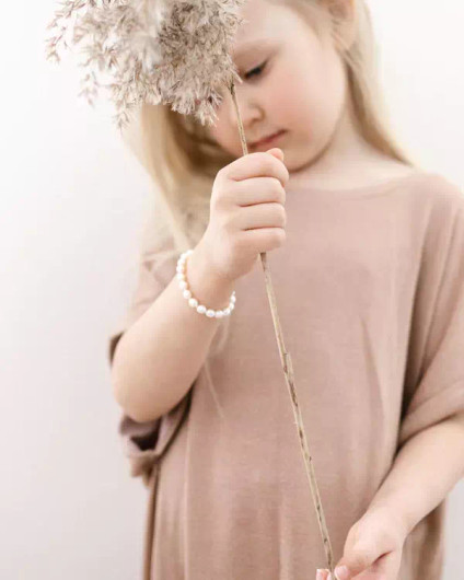 Gaura Pearls- Kastehelmi, rannekoru. USEITA VÄREJÄ!