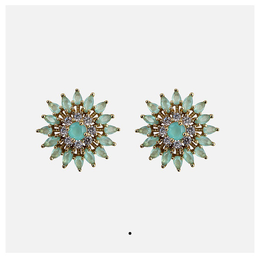 Snö of Sweden- Judith ear. Gold. USEITA VÄRIVAIHTOEHTOJA! 