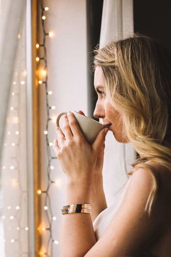 OLLA- viestisi ranteessa, ONNI ON ELÄMÄNTAPA. Useita värejä!