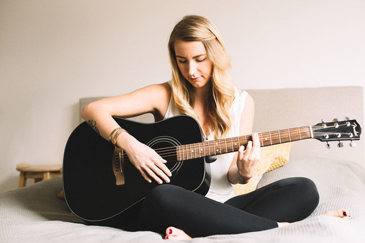 OLLA- viestisi ranteessa, PYSTYN OSAAN TEEN. Useita värejä!