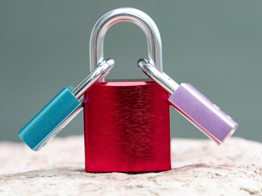 Silver Bar- Baby Locks. USEITA VÄREJÄ!