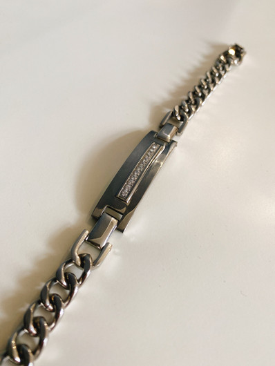 Bosie-  Teräsranneketju, panssari. 