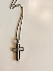 Bosie-  Teräskaulaketju, risti