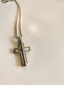 Bosie-  Teräskaulaketju, risti