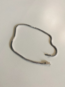 Bosie- Rannekoru, hopea. Rodinoitu