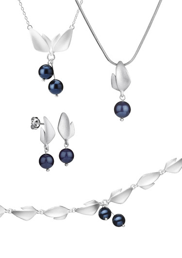 Finnfeelings- Mustikka, hopeakorvakorut