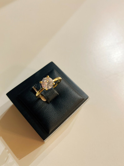 Korutuote Oy- Hopeasormus. Kullattu. USEITA KOKOJA!