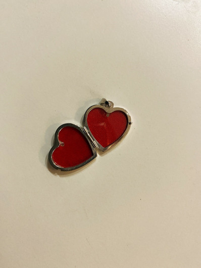 Korutuote Oy- Medaljonki, hopea