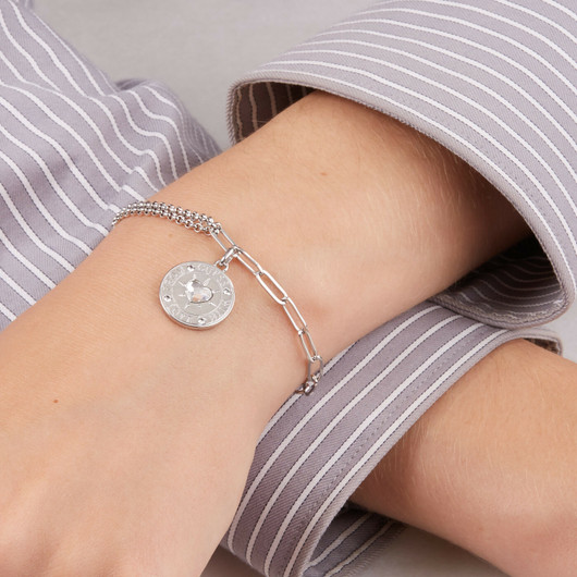 GUESS- Rannekoru. Teräs. USEITA VÄREJÄ!