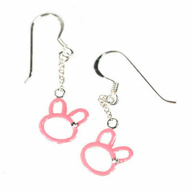 Silver Bar- Pink pupu, hopeakaulakoru (kuvassa korvakorut)