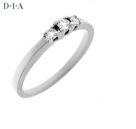 D I A - Timanttisormus, valkokulta