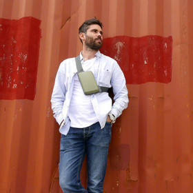 Ögon- Phone bag & wallet- lompakko. USEITA VÄREJÄ!