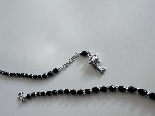 Nilkkaketju- Delfiini, musta onyx