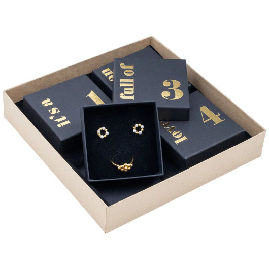 Adventtikalenteri- Jouluaiheella, koruille