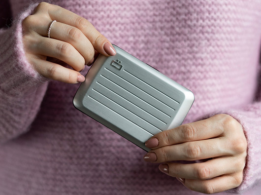 Ögon- Stockholm V2.0- Lompakko. USEITA VÄREJÄ!