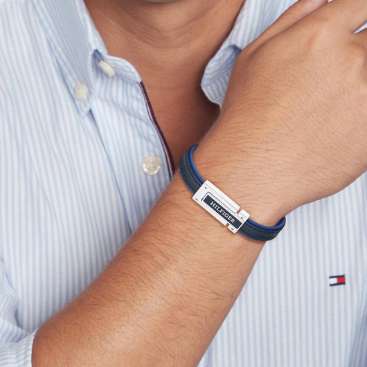 Tommy Hilfiger- Rannekoru, logolla. Flat