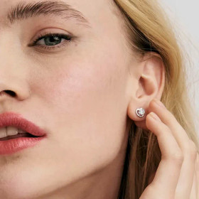 Nomination Italy- Cosmic Love, korvakorut. Hopea