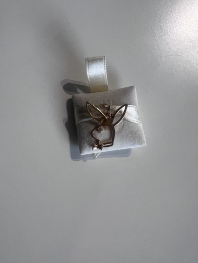 Kultakoru- Riipus, PlayBoy