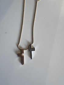 Bosie-  Teräskaulaketju, Risti