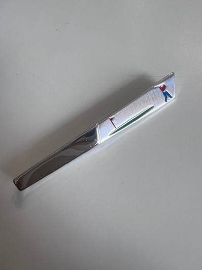 Solmionpidin- Kravatti, solmioneula. Golf