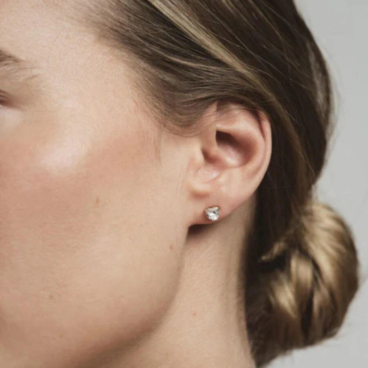 MOCKBERG- Bonne White Studs, korvakorut. Sydän