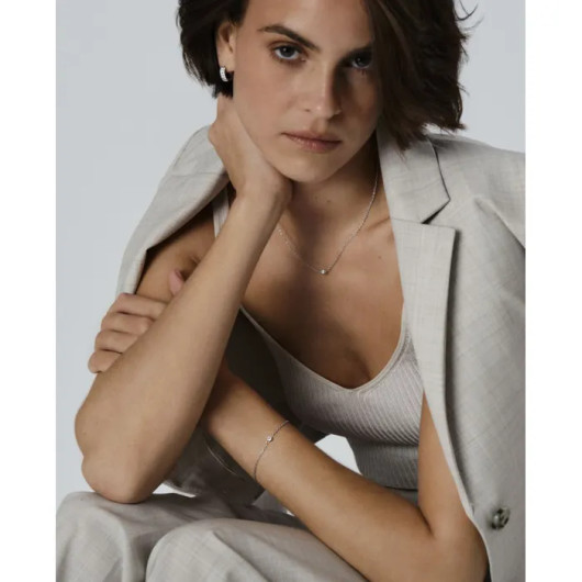 MOCKBERG- Thin diamond necklace, kaulakoru