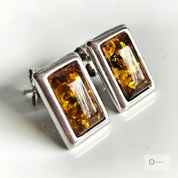 Vanhat Hopeakorvakorut Meripihkakivillä