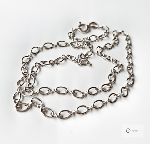 Vanha Hopeaketju 39,5 cm / 3 mm