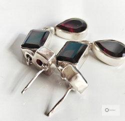 Vanhat Hopeakorvakorut Punaiset Kivet