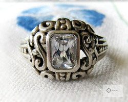 Hopeasormus Zirkonia & Ornamentit