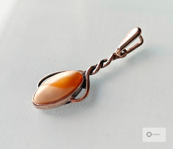 Upea Vanha Hopeariipus Meripihkakivellä