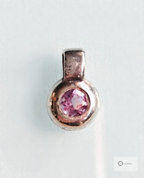 Pikkuruinen Hopeariipus Lila Kivi