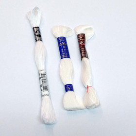 DMC Kirjontalanka / Nimikoimislanka no. 20 - 30, valkoinen