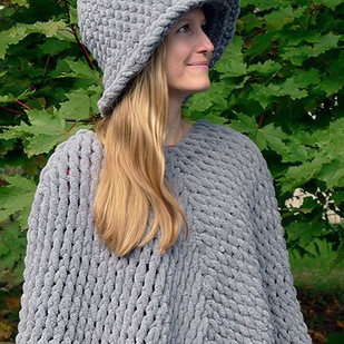 harmaa-sormineulottu-poncho-ohje-alice-puffy-lanka_1