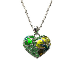 Kimalteleva hopeinen vihreä sydän kaulakoru kukkakuvioilla