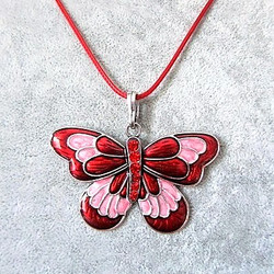 Kimalteleva punainen / vaaleanpunainen emaloitu perhonen kaulakoru