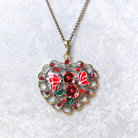 Koristeellinen punainen emaloitu antiikkipronssi sydänkaulakoru