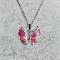 Kaunis emaloitu kimalteleva pinkki perhonen kaulakoru