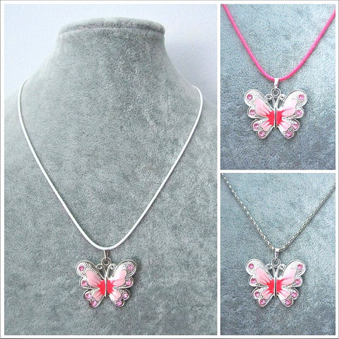 Vaaleanpunainen / pinkki perhonen kaulakoru