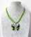 Kaunis emaloitu kimalteleva vihreä perhonen kaulakoru