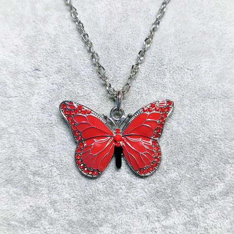 Upea laadukas kimalteleva punainen emaloitu perhonen kaulakoru