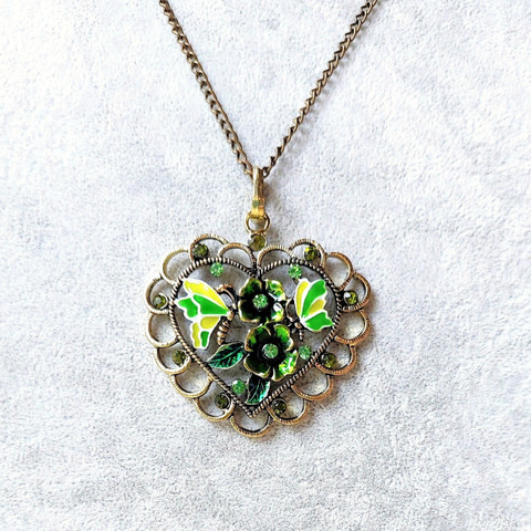 Koristeellinen vihreä emaloitu antiikkipronssi sydänkaulakoru
